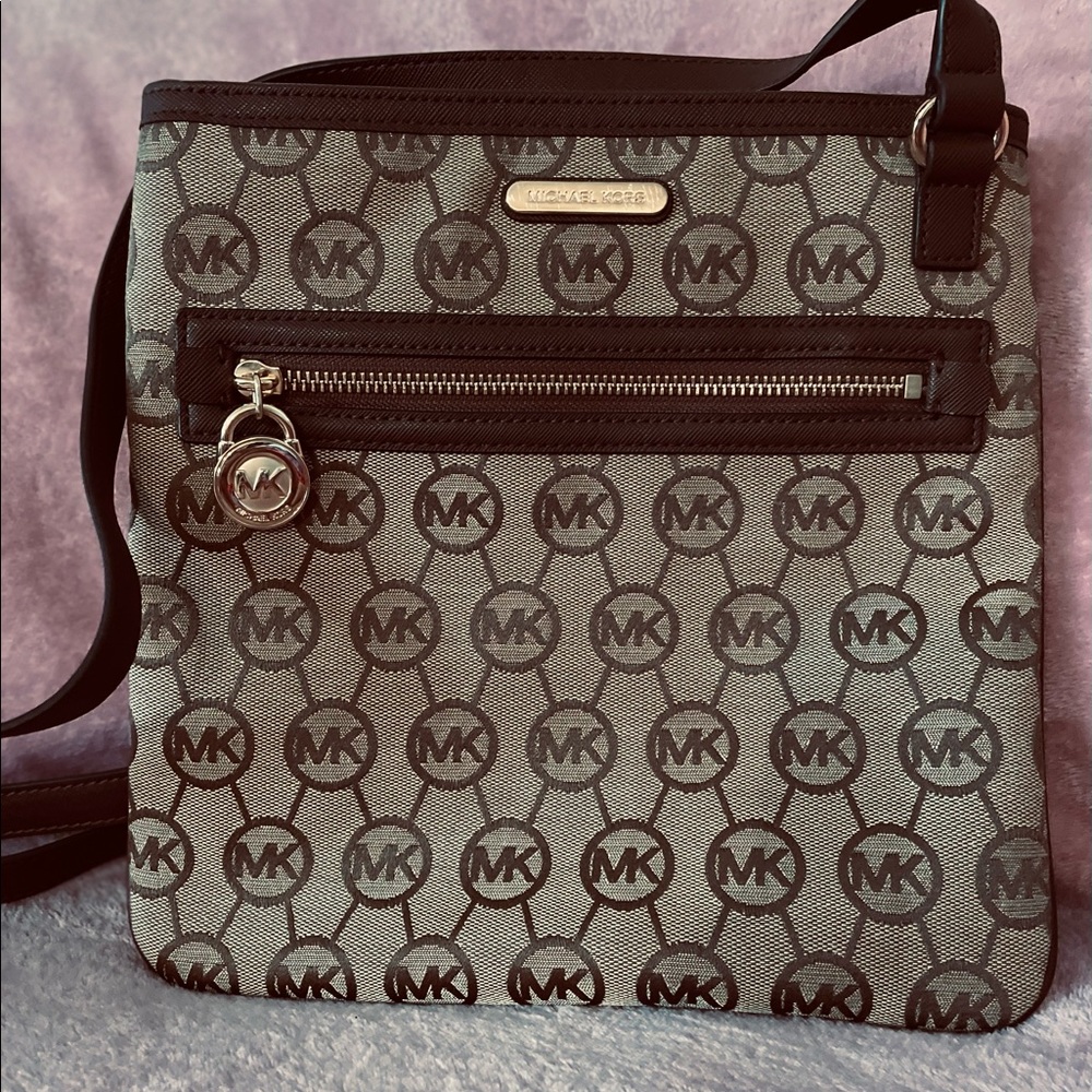 MICHAEL KORS signature crossbody bag
